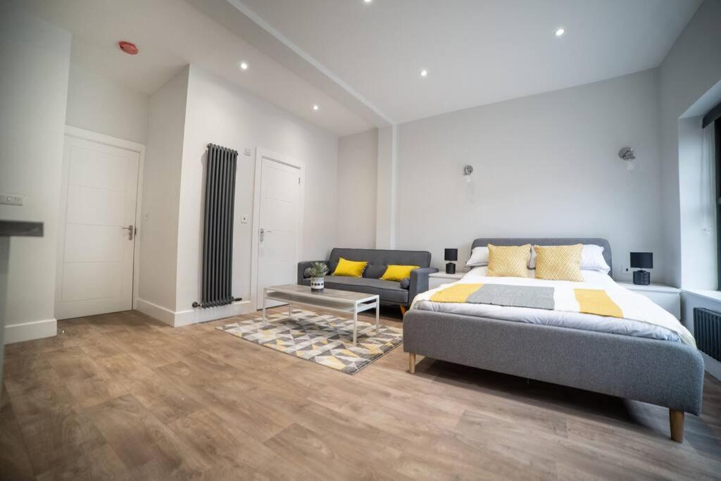 Luton Town Centre Apartments Exterior photo